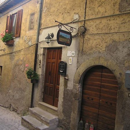 Il Sorriso Dei Monti Bed and Breakfast Orvinio Eksteriør billede