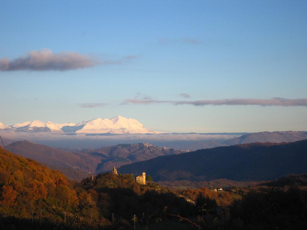 Il Sorriso Dei Monti Bed and Breakfast Orvinio Eksteriør billede