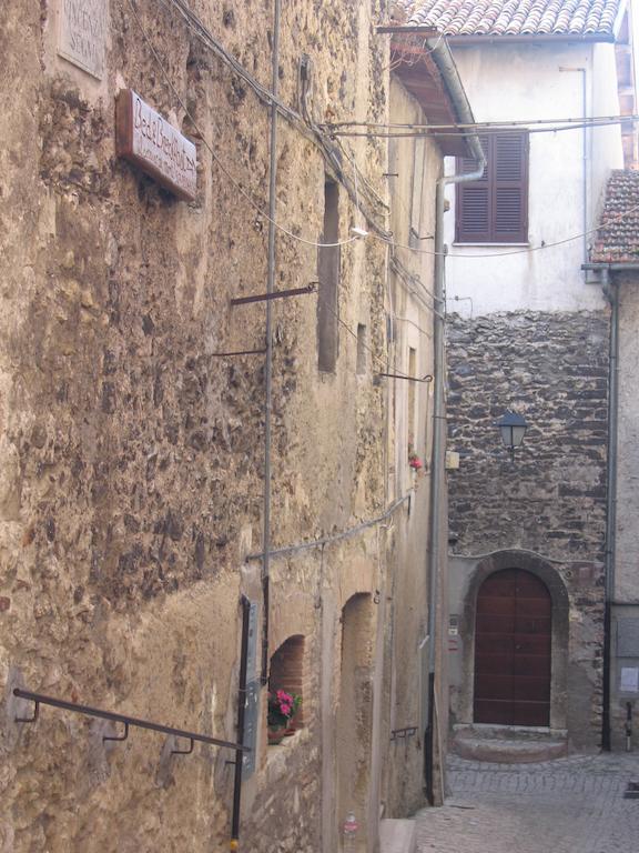 Il Sorriso Dei Monti Bed and Breakfast Orvinio Eksteriør billede