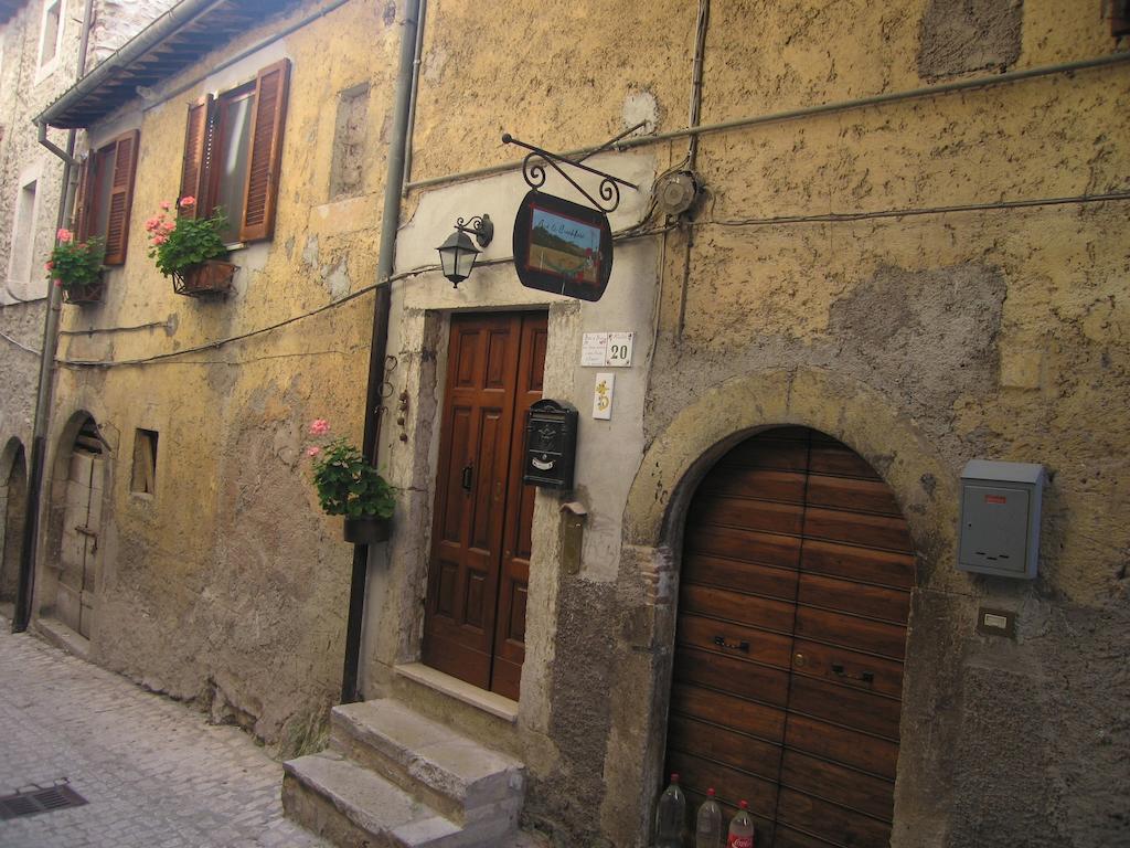 Il Sorriso Dei Monti Bed and Breakfast Orvinio Eksteriør billede