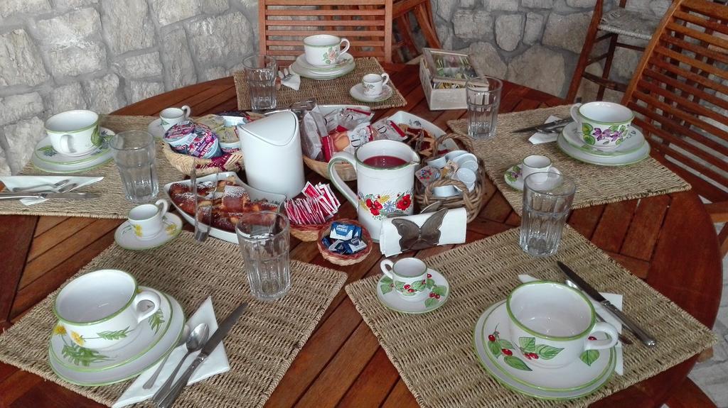 Il Sorriso Dei Monti Bed and Breakfast Orvinio Eksteriør billede
